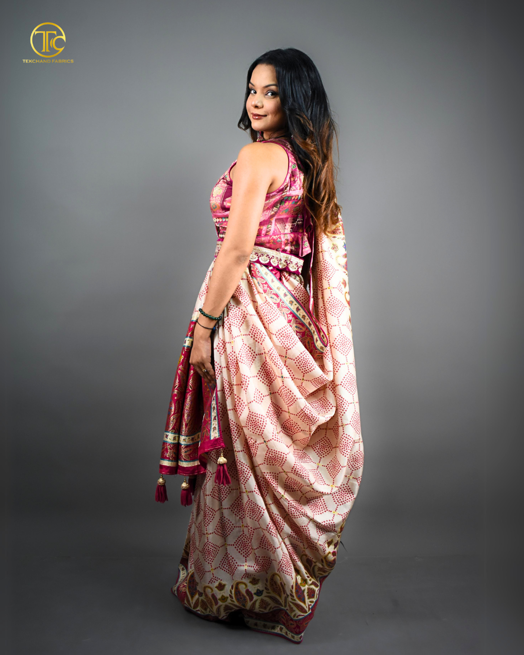 Stylish Saree with unique pattern pink style