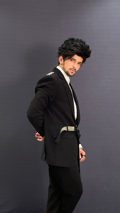 Thread Embroided Print Tuxedo